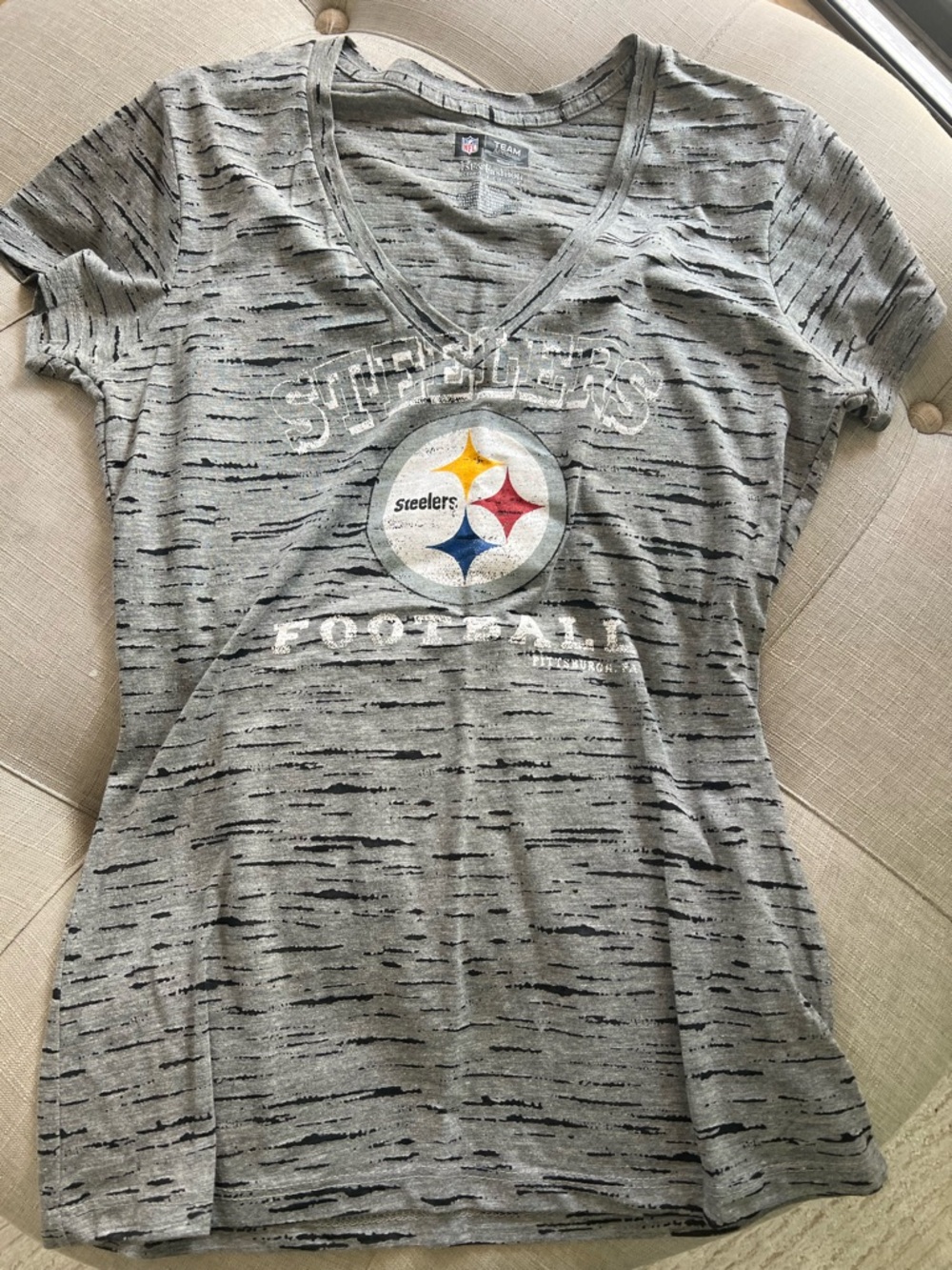 NWOT- NFL Pittsburgh Steelers Gray V-Neck Fan Tee with Team Emblem